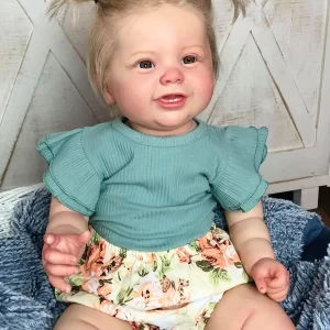Bebê Reborn Loira sorridente